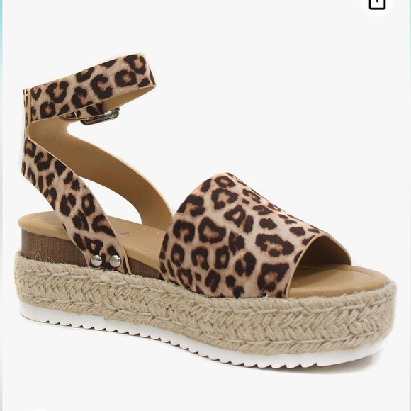 Soda 8.5 Platform Sandals in Cheetah animal print - Picture 2 of 5